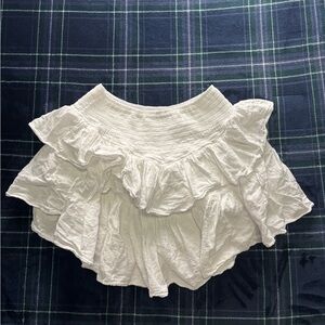 Blanco by nature White ruffle skirt with built in underwear/shorts. Size L.